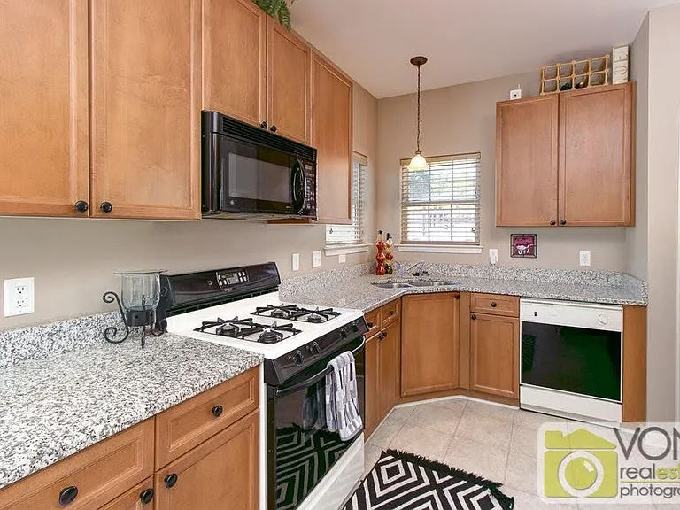 5977 Rosie Ln SE — Photo 6