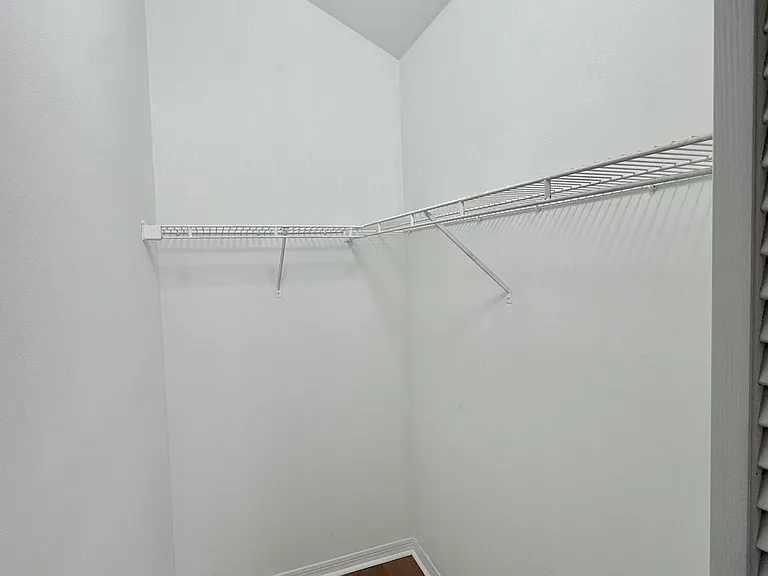 21440 Millbrook Ct — Photo 19