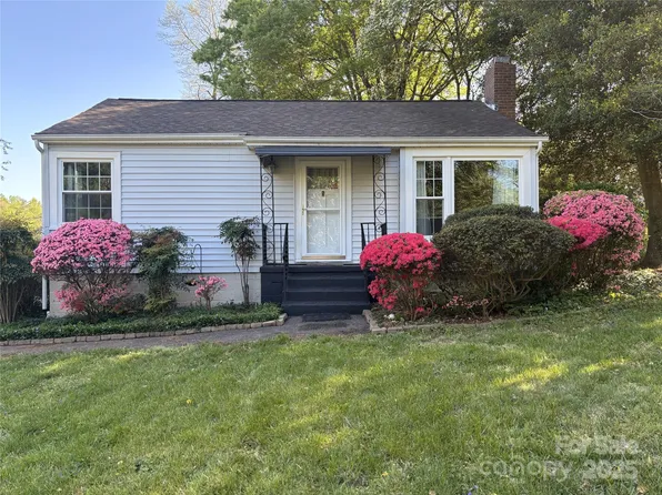 1059 16th Ave NW, Hickory, NC 28601