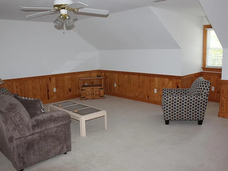 Horseshoe Rd — Photo 1