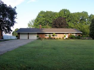 30506 White Oak Dr, Bangor, MI 49013