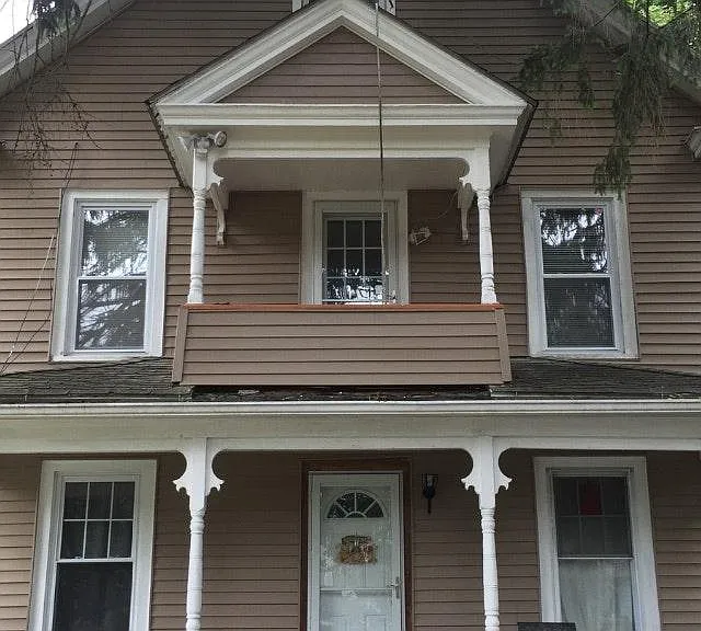 32 Conlon St — Photo 1