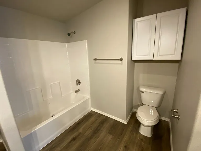 253 W Main St — Photo 11