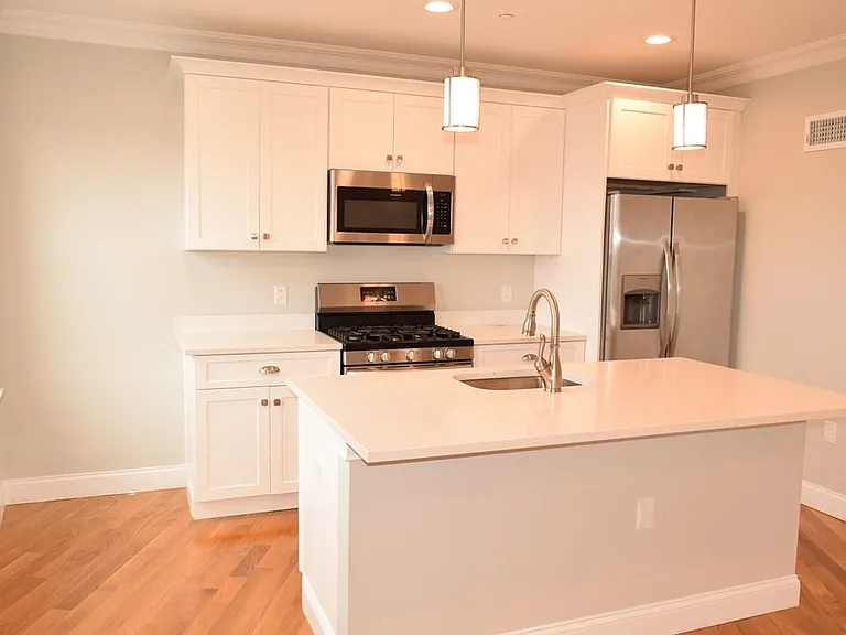 1664 Dorchester Ave #1 — Photo 3