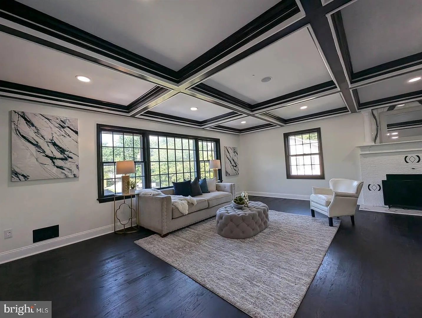 4 bed, 4.5 bath, 3250 sqft, $5,000 — Photo 2