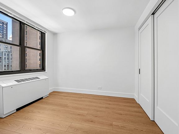 5th image of 315 W 57th St APT 6F