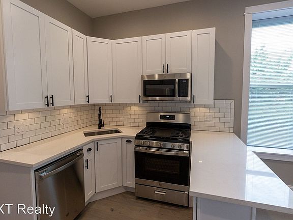3rd image of 2618 W Evergreen Ave #10616762
