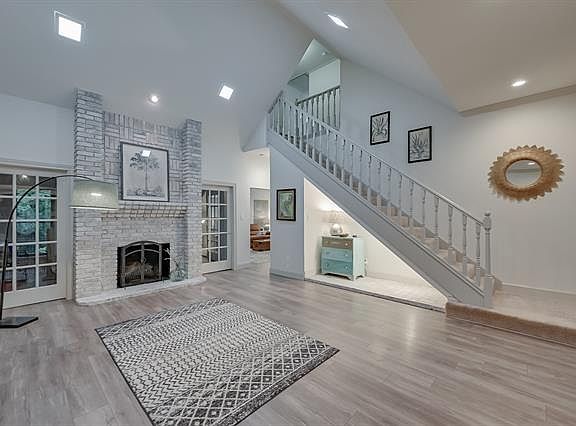 3rd image of 3605 Pelican Ct
