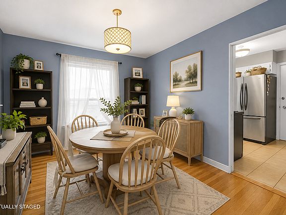 4th image of 1551 Balmoral Ave #1551