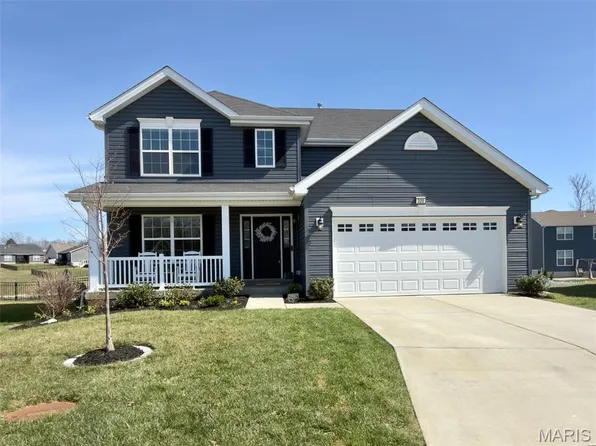 320 Race Horse Ln, Wentzville, MO 63385