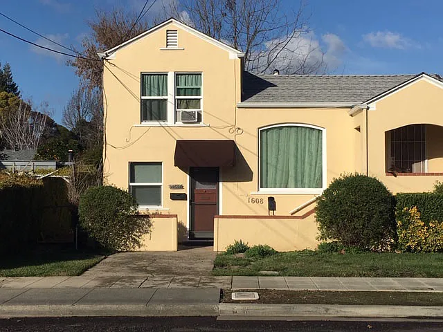 1608 Sycamore St #A — Photo 5