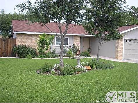 3rd image of 814 Robinair Dr