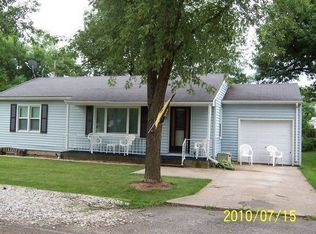 709 N Lindell St, Vandalia, MO 63382