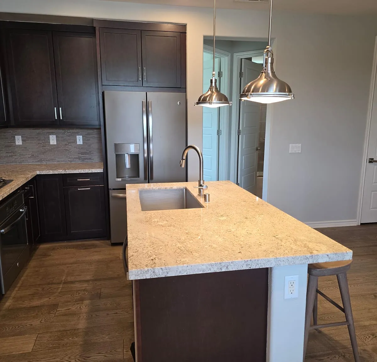 3 bed, 1629 sqft, $4,000 — Photo 4