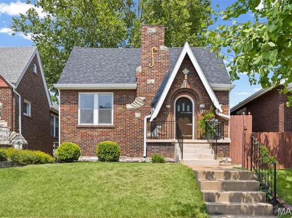6427 Pernod Ave, Saint Louis, MO 63139