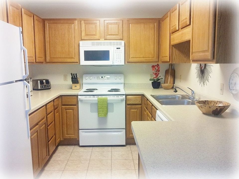 1st image of 930-940 Linden Dr #970-103