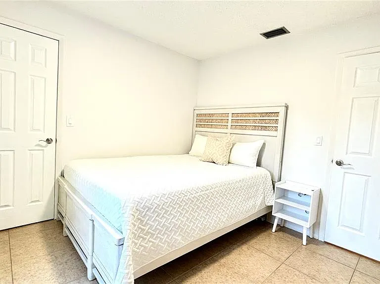 2431 Loma Linda St — Photo 22