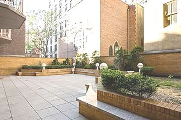 Rented by Douglas Elliman | media 54