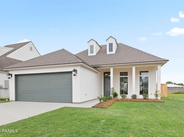 107 Harvest Creek Ln, Lafayette, LA 70508