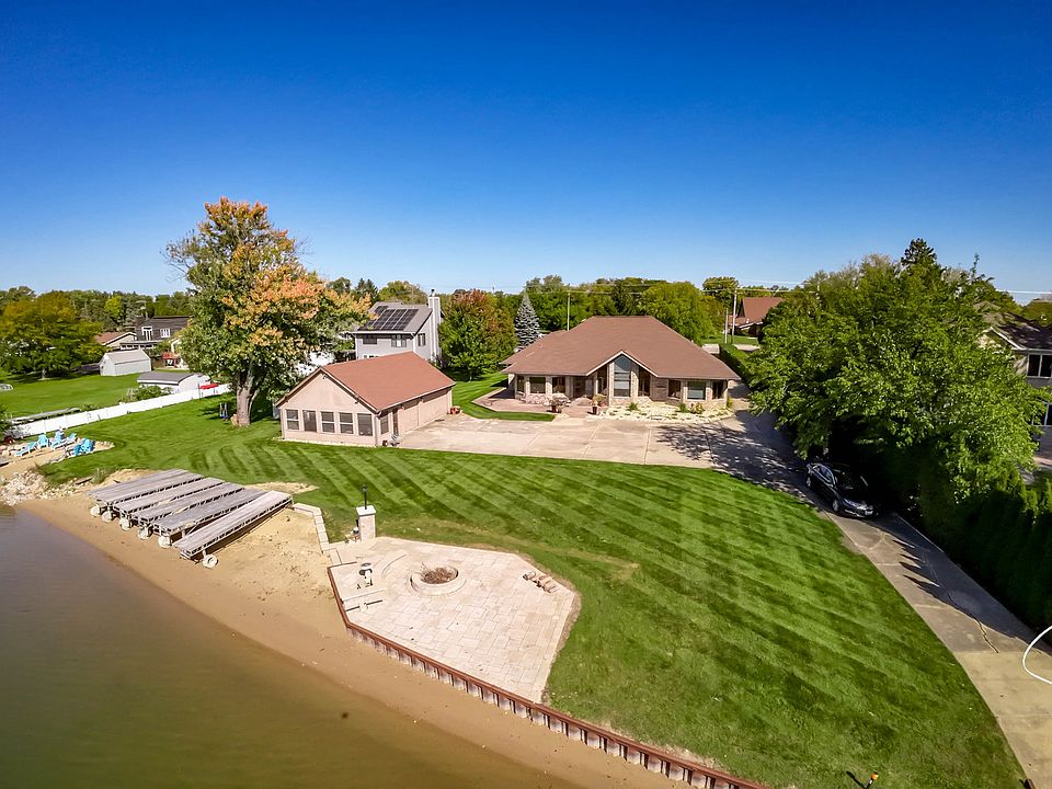 1731 E Grand Ave, Lindenhurst, IL 60046 Zillow