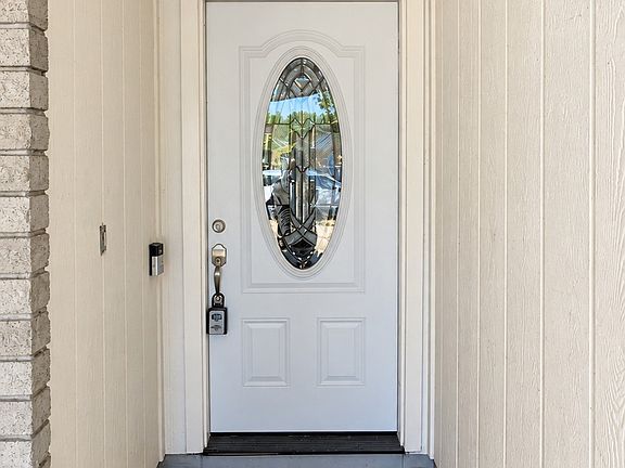 3rd image of 8508 Londonderry Ln