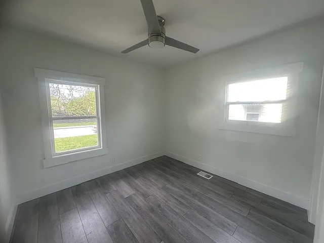 2 bed, 1000 sqft, $1,200 — Photo 4