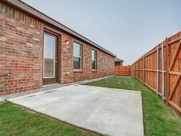 2426 Lupton St — Photo 13