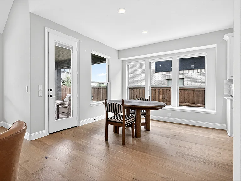 4010 Zina Ln — Photo 16
