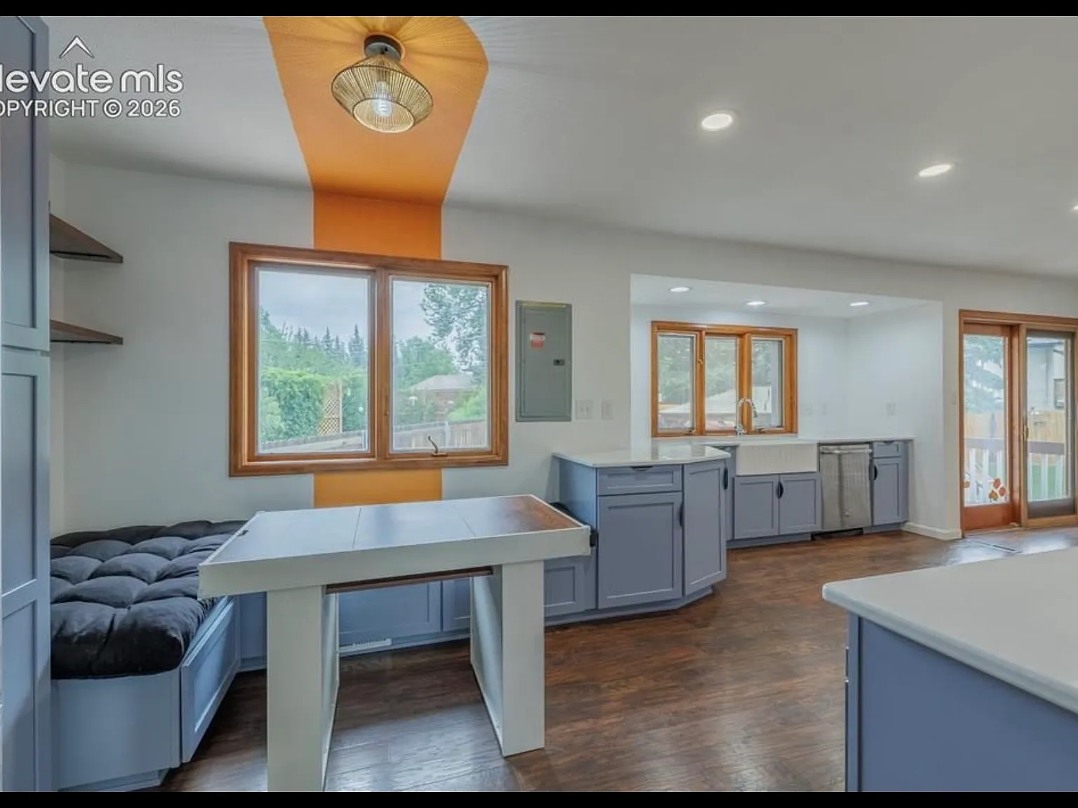 4 bed, 2496 sqft, $3,000 — Photo 4