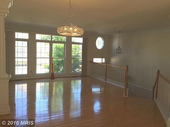 2nd image of 1160 Regal Oak Dr