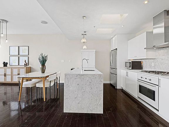4th image of 93 Bright St #Penthouse