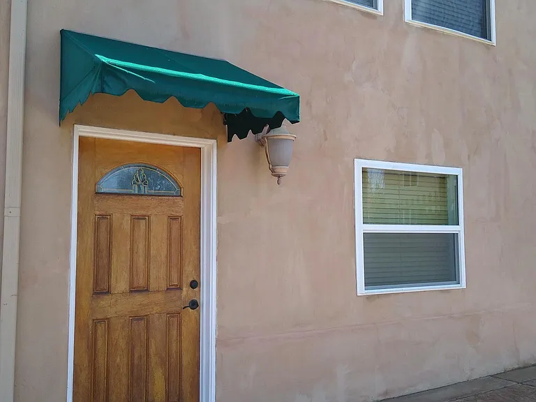 1562 Linwood St — Photo 3