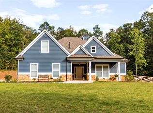 1056 Riverstone Dr, Social Circle, GA 30025