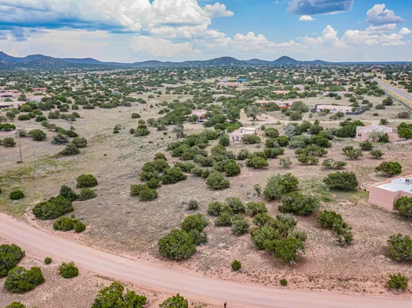 15 Dovela Rd, Santa Fe, NM 87508