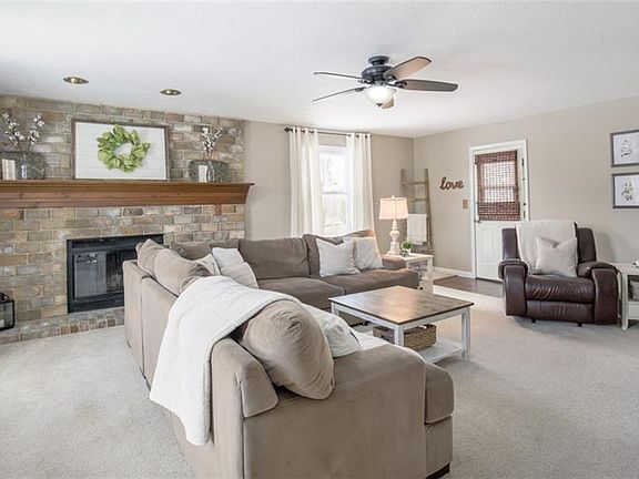 4th image of 118 Stoney Creek Ct