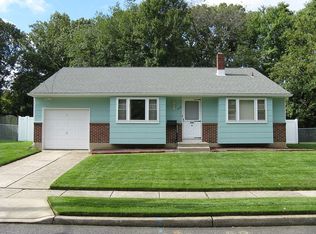 900 Bentley Rd, Lindenwold, NJ 08021