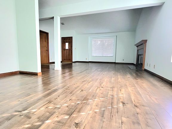 3rd image of 9723 Richmond Way