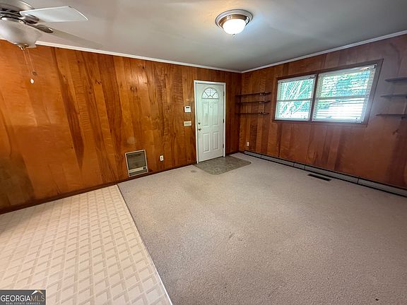 4th image of 727 Central Rd