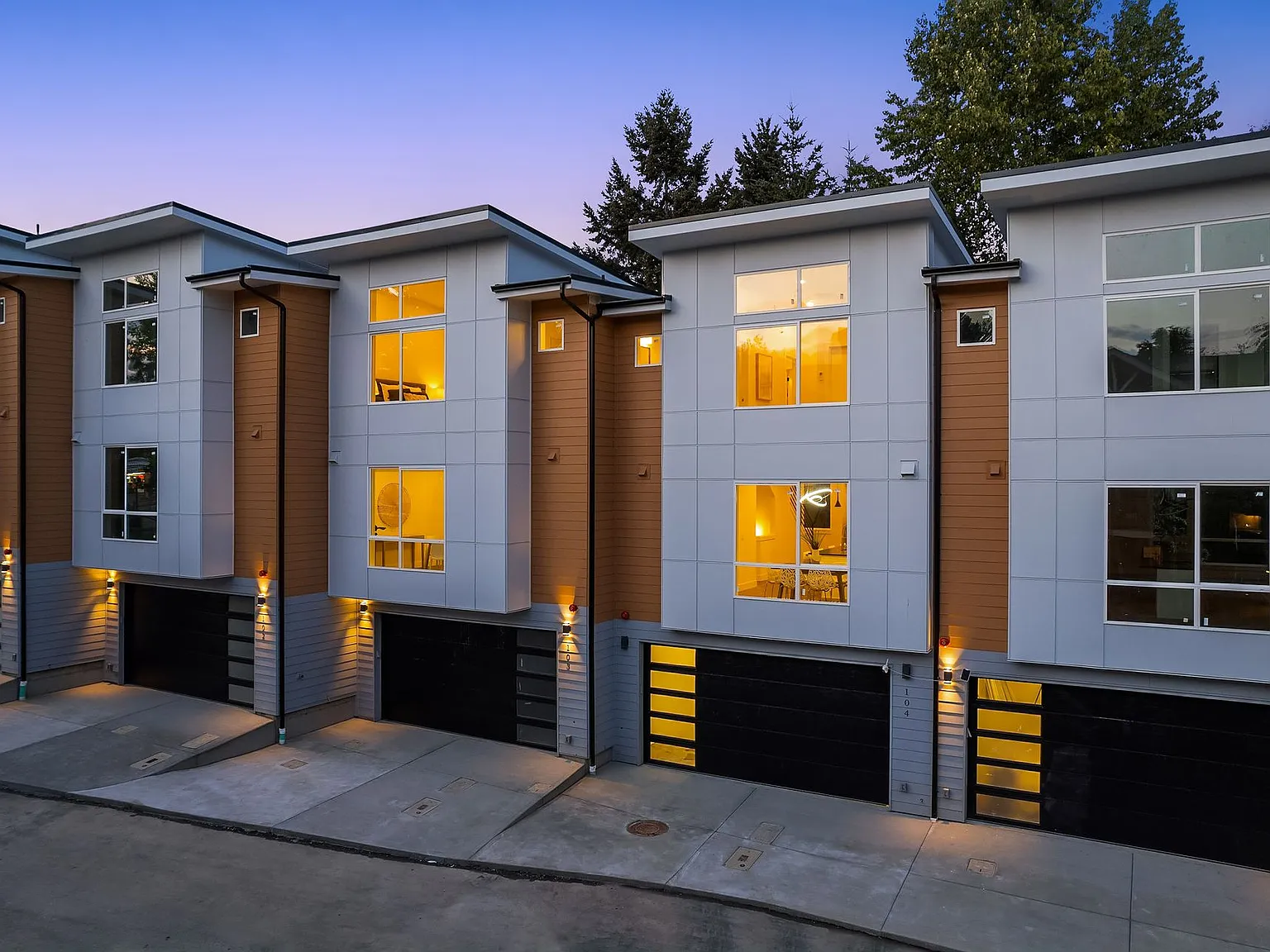 Hiatt Park Townhomes — Photo 3