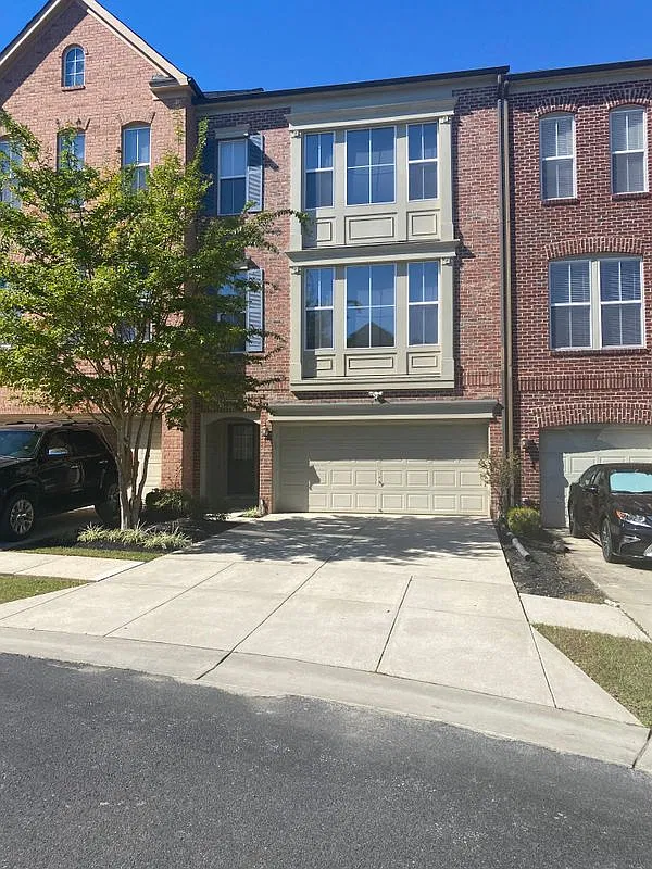 3 bed, 3.5 bath, 2082 sqft, $3,400 — Photo 1