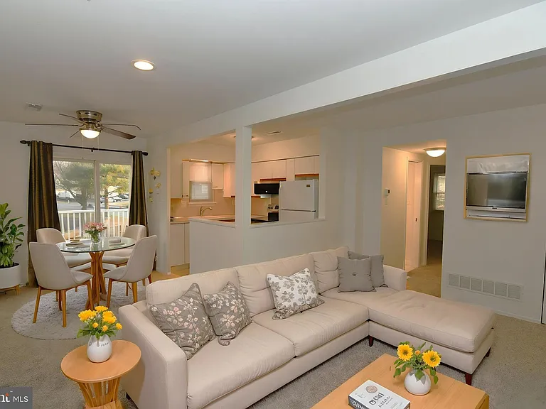 205B Cricklewood Cir — Photo 1