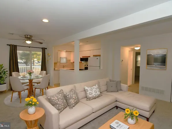 205B Cricklewood Cir, Lansdale, PA 19446