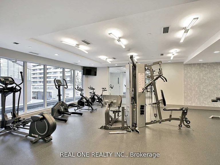 58 Orchard View Blvd #1011 — Photo 9