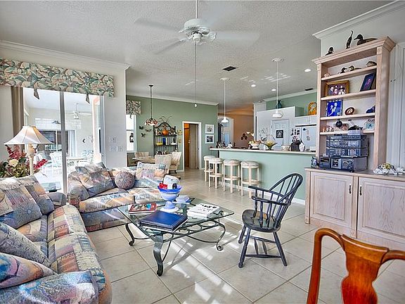 4th image of 3694 SE Malibu Ln