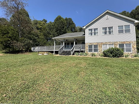 3rd image of 416 Harrington Hollow Rd