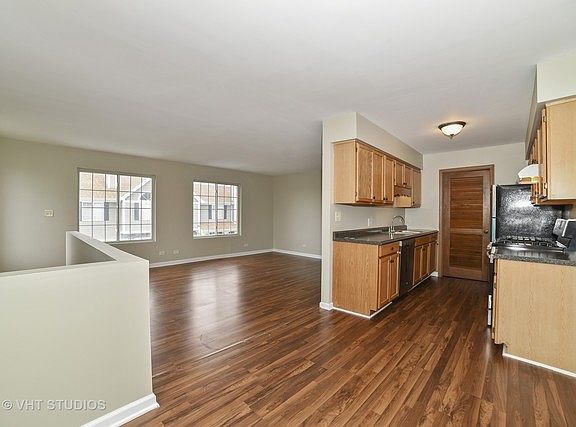 4th image of 1209 Sandhurst Ln #1209