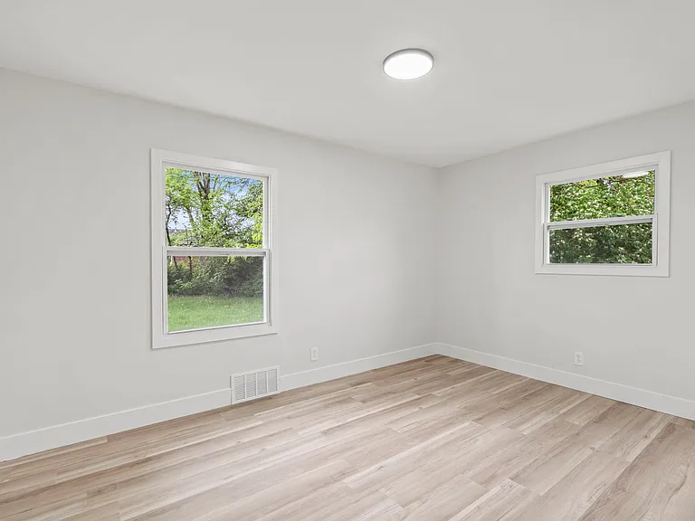 2511 Baywood St — Photo 22