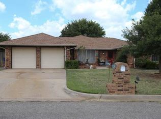 512 SW 25th St, El Reno, OK 73036