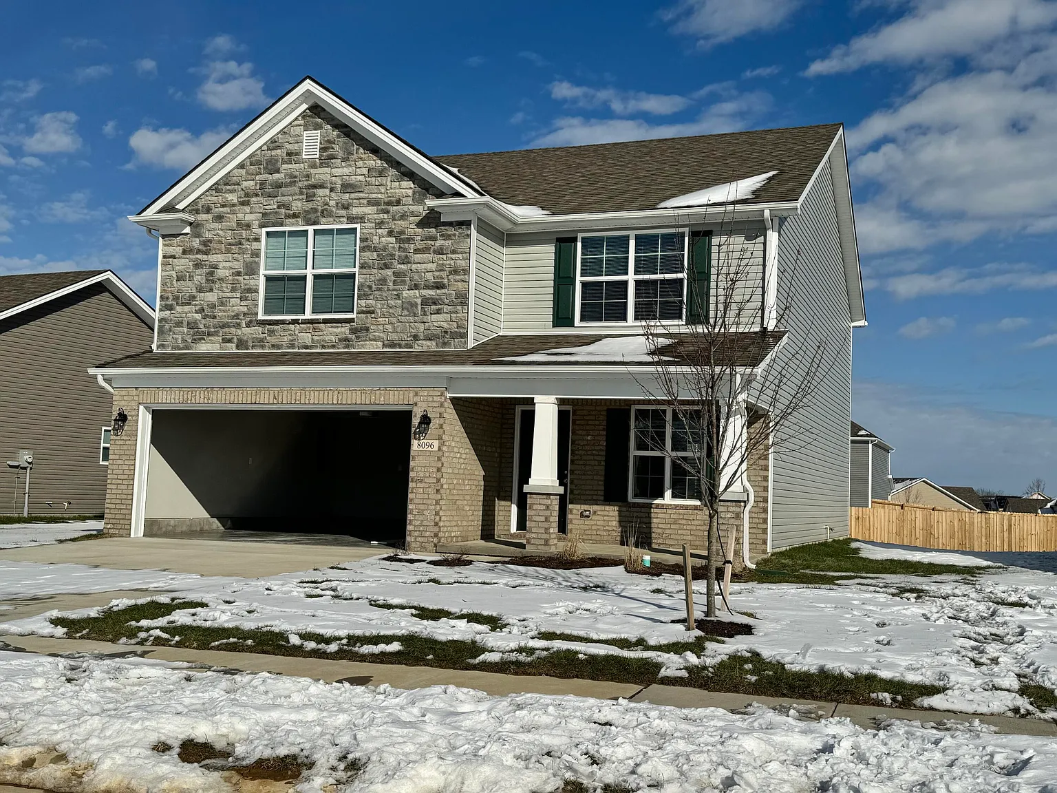 4 bed, 2.5 bath, 2400 sqft, $2,800 — Photo 2