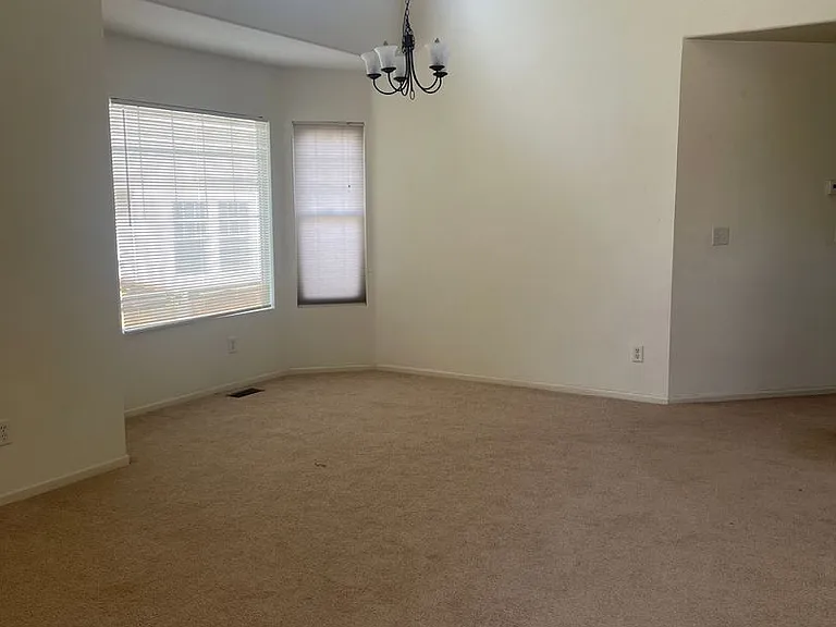 20461 E Duke Dr — Photo 3